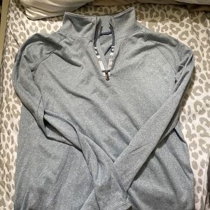 Under Armour light weight pull over